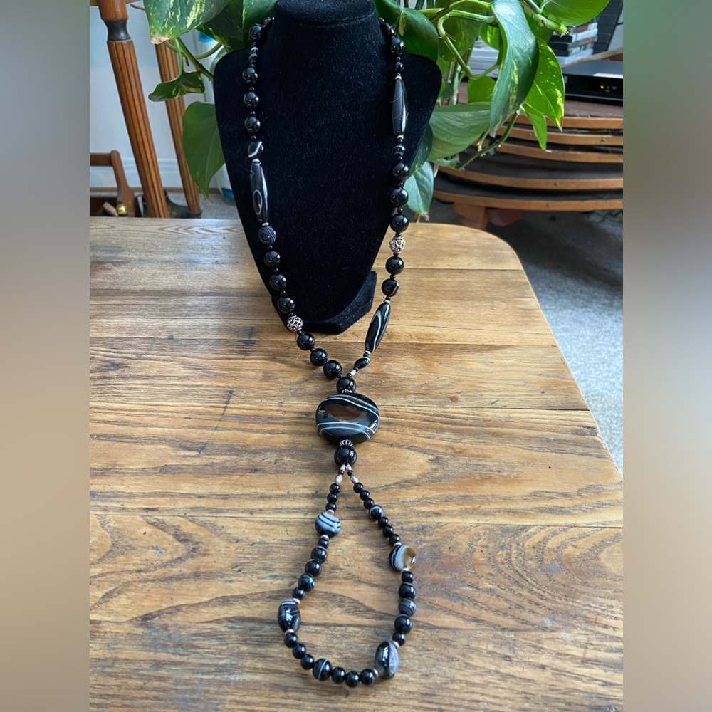 Banded agate necklace